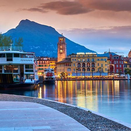 Riva Dante Apartment - Happy Rentals Exteriér fotografie