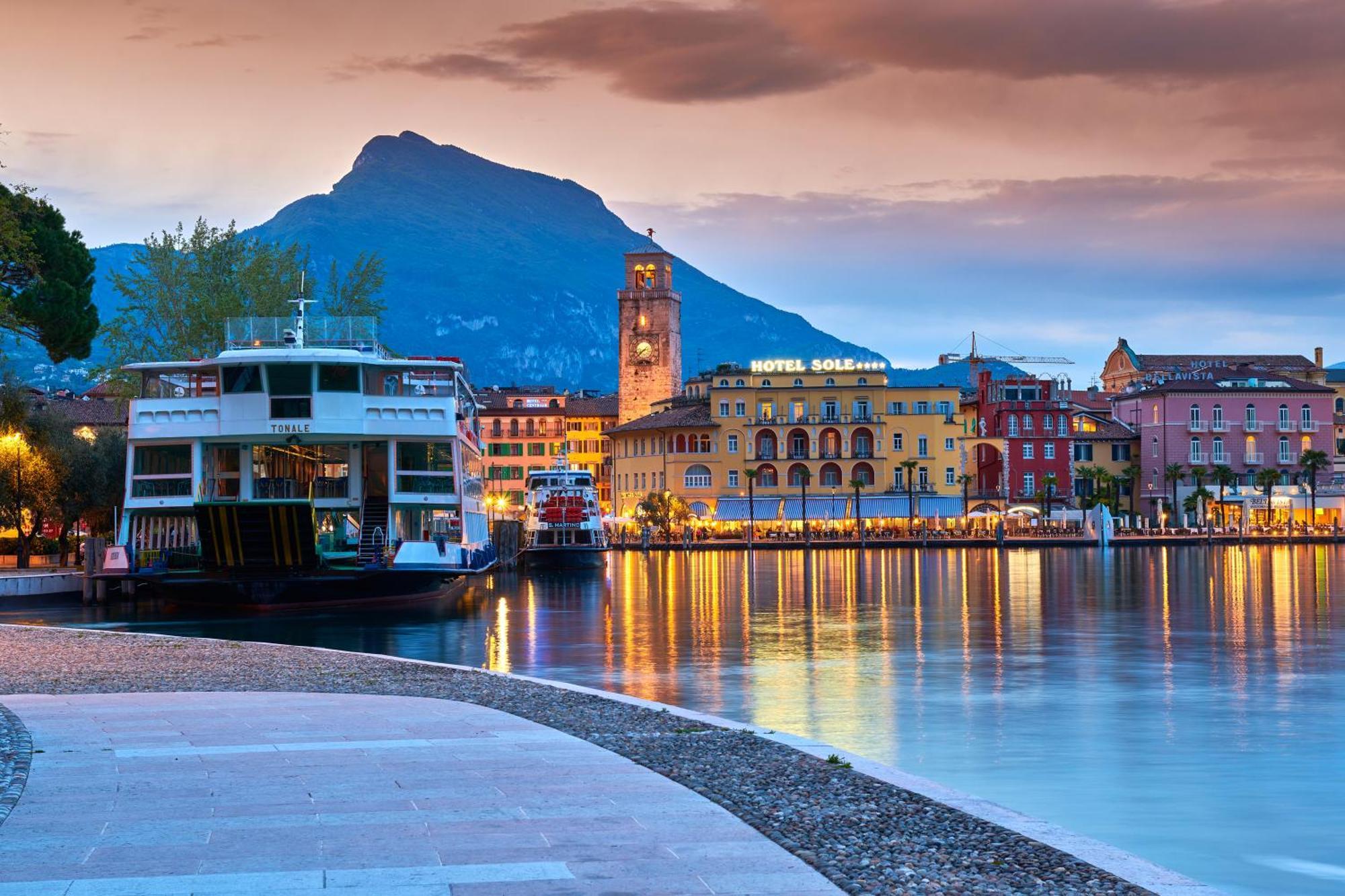 Riva Dante Apartment - Happy Rentals Exteriér fotografie